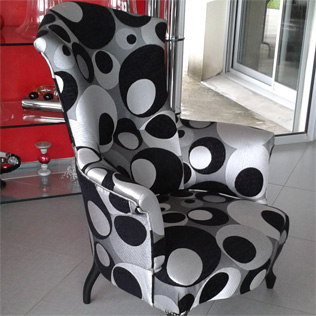 fauteuil noir gris blanc